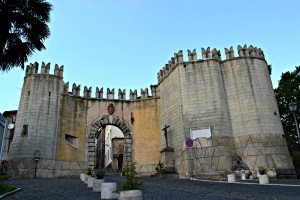 La Porta d'ingresso a Genazzano La Porta d'ingresso a Genazzano